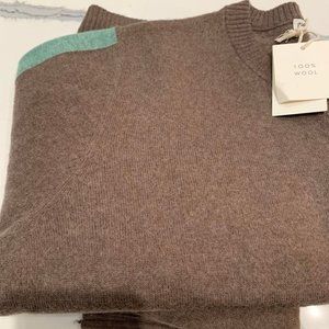 NWT -  Nutura 100% Wool Sweater With Pockets